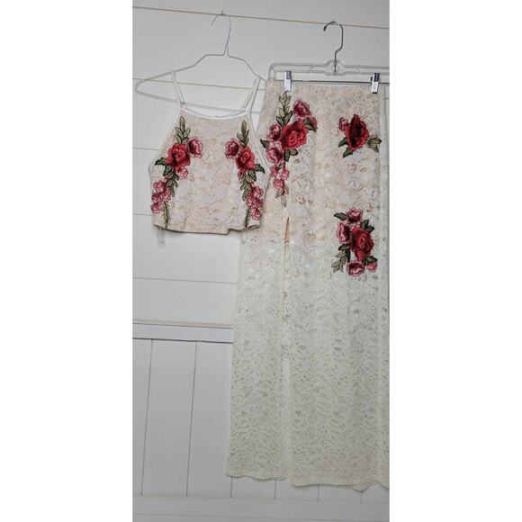 Crystal Doll 2 Piece Lace and Embroidered Skirt Set - BEAUTIFUL! Size 3 NWOT - Picture 1 of 4